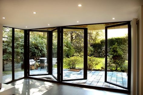 5 Great Landscaping Ideas to Spruce Up Your Yard - L'Essenziale Moderne Pools, Accordion Doors, Glass Doors Patio, Folding Glass Doors, Folding Door, Sliding Glass Doors, Home Doors, Folding Doors, Interior Barn Doors