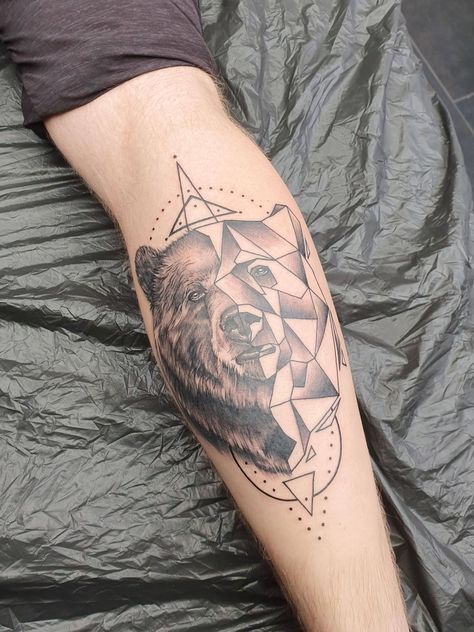 Men Bear Tattoo Ideas, Bear Tattoos Thigh, Geometric Bear Tattoo Design, Realistic Geometric Tattoo, Half Geometric Tattoo, Bear Tattoos For Men Forearm, Geometric Animal Tattoo Design, Bear Hand Tattoo, Realistic Bear Tattoo