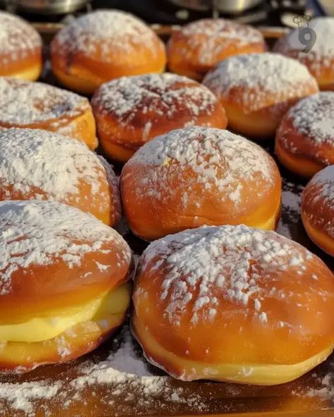 Paczki Recipe Easy, Paczki Recipe, Custard Filling, Instant Recipes, Sweet Delights, Sweet Treat, Junk Food, Custard, Taste Buds