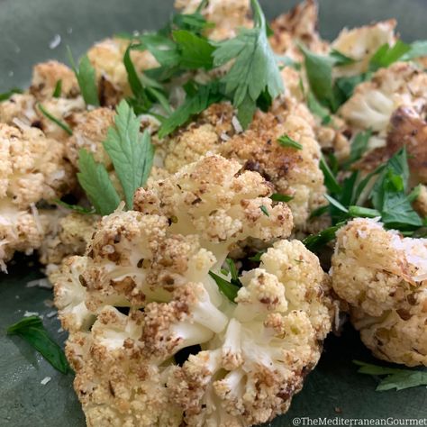 Golden, spiced, and irresistibly crisp—Mediterranean Roasted Cauliflower that’s anything but ordinary! 🥦✨

#HealthyRecipes #RoastedCauliflower Mediterranean Roasted Cauliflower, Roasting Cauliflower, Mediterranean Dinner, Mediterranean Spices, Roasted Cauliflower, Taste Buds, The Recipe, Side Dishes, Dinner Recipes