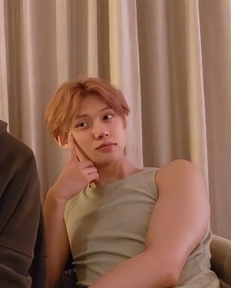 save = follow! ✰ yeonjun txt weverse live stream high quality Yeonjun Biceps, Txt Weverse, Yeonjun Txt, Live Stream, High Quality, Quick Saves