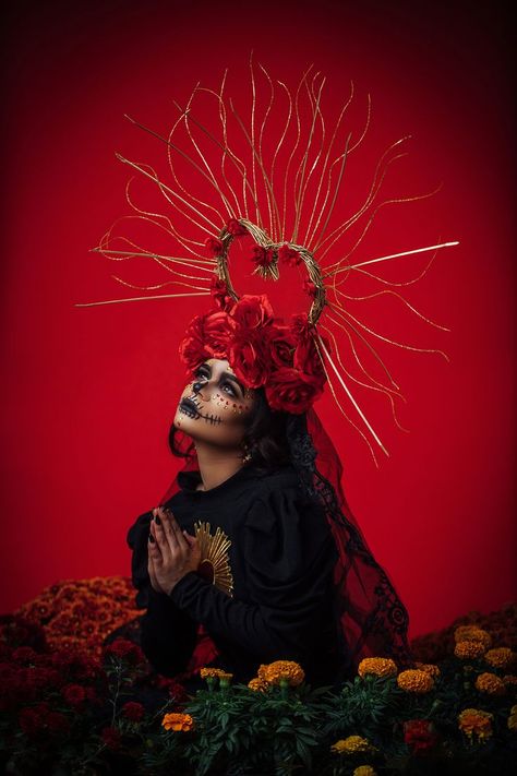 #dayofthedead #roses #photoshoot #dallasmodel #ashgphoto #sacredheart #dayofthedeadmakeup Katrina Aesthetic, Day Of The Dead Photography, Day Of The Dead Photoshoot, Day Of The Dead Aesthetic, Dia De Los Muertos Photo Shoot Ideas, Mexican Photoshoot, Catrina Costume, Mexican Halloween, Witch Photos