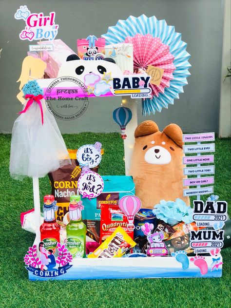 Godbharai Packing Ideas, Godbharai Gift Ideas, God Bharai Gift Ideas, Gift For Baby Shower Mommy, Baby Shower Gift Ideas For Mom, Baby Shower Gift Packing Ideas, Baby Shower Gift For Mom To Be, Mom To Be Hamper Gift Ideas, Baby Shower Hamper Gift Basket Ideas