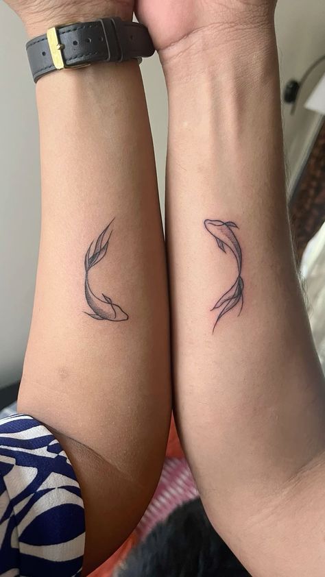 Koi Fish Tattoo Couple, Yin And Yang Tattoo Couples, Fish Couple Tattoo, Yin Yang Couple Tattoo, Matching Fish Tattoos, Yin Yang Matching Tattoo, Small Tattoo On Hand, Matching Koi Fish Tattoo, Coy Tattoo