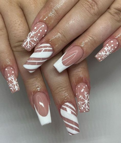 Get Festive with Stunning Christmas Nail Designs for the Holiday Season | Kingston Designs #christmasnailaesthetic #christmasnail2023 #christmasnail #christmaenailsacrylic Nokti Za Zimu, Christmas Present Nails, Festive Holiday Nails, Nail Designs Ideas, Winter Things, December Nails, Christmas December, Red Christmas Nails, Holiday Nail Designs