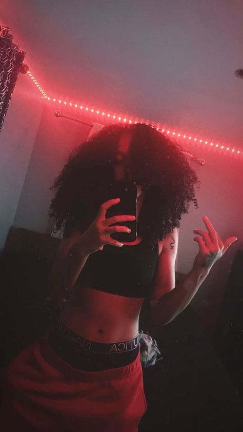 Studs Black With Dreads, Masc Black Woman Aesthetic, Fine Masc Women, Hairstyles For Studs, Studs Hairstyles, Stud Pfp, Baddie Women, Stud Hairstyles, Studs With Dreads