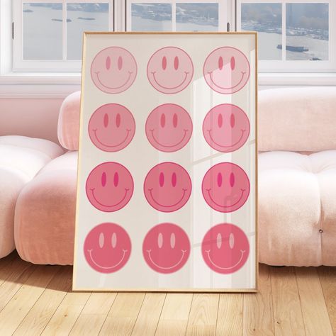 Pink smiley face poster, Smileys poster, Pink preppy prints, preppy room decor, college apartment decor, indie room decor, y2k room decor for teens, dorm room essentials, pink preppy wall art This printable art looks amazing in any interior! Kindly note that THIS ITEM IS A DIGITAL DOWNLOAD Printable art is a cost-efficient & easy way to instantly get high-quality prints without paying for shipping and waiting many days for your art to arrive!   Printable art is affordable and ideal for personali Small Preppy Bathroom Ideas, Preppy Room Decor Smiley Face, Preppy Things For Your Room, Preppy Stuff For Your Room, Pink Decor For Room, Cute Preppy Bedroom Ideas, Clean Preppy Room Aesthetic, Room Decor Bedroom Preppy, Preppy Room Decor Stuff