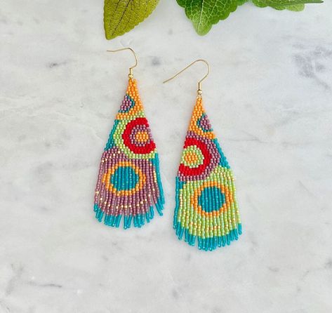 Miyuki Delica Beads, Brick Stitch Earrings, Bead Weaving Patterns, Bead Loom Bracelets, Beaded Earrings Patterns, Delica Beads, Earring Patterns, Bead Jewelry, Brick Stitch