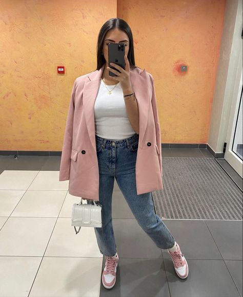 Stylish Business Outfits, Dunk Outfit, Dunks Outfit, Zara Drip, Mode Zara, Professional Outfits Women, Jordan Outfits, Causal Outfits, Classy Work Outfits