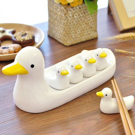 Ceramic Duck, Serving Ideas, Duck And Ducklings, Chopstick Holder, Clay Diy Projects, Spoon Holder, Chopstick Rest, Ceramics Ideas Pottery, Office Cafe