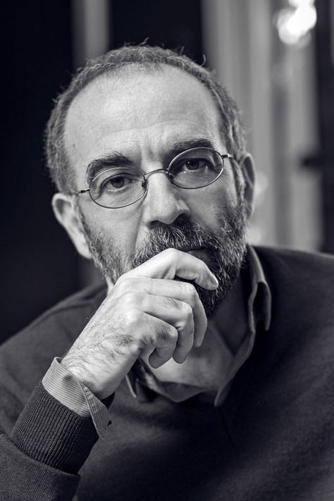 Giuseppe Tornatore, Italian Director. His best film is "Nuovo Cinema Paradiso" for which he won the Academy Award for Best Foreign Language Film. Giuseppe Tornatore, Cinema Art, Making A Movie, Academy Award, Film History, Foreign Language, Art Films, Life Goes On, Film Director