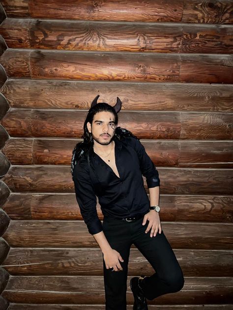 Mens black lucifer halloween costume. Men Fallen Angel Costume, Demon Halloween Costume Men, Male Demon Costume, Men Devil Costume, Male Devil Costume, Lucifer Morningstar Costume, Fallen Angel Costume Men, Devil Halloween Costume Men, Devil Makeup Men