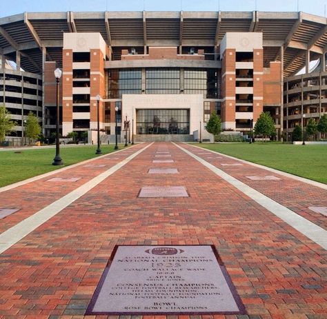 Bryant Denny Stadium, The Walk of Champions. ~ Check this out too ~ RollTideWarEagle.com sports stories that inform and entertain and Train Deck to learn the rules of the game you love. #Collegefootball Let us know what you think. #Nicksaban #BAMA #RollTide #Alabama Bryant Denny Stadium, Univ Of Alabama, Alabama Decor, Alabama College Football, Rammer Jammer Yellow Hammer, Rammer Jammer, Bama Football, Nick Saban, Alabama Crimson Tide Football