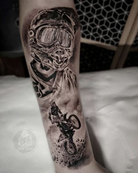 Tattoo Motocross, Motocross Tattoo, Dirt Bike Tattoo, Tattoo Bike, Fly Fishing Tattoo, Bike Tattoo, Herren Hand Tattoos, Mangas Tattoo, Motor Tattoo