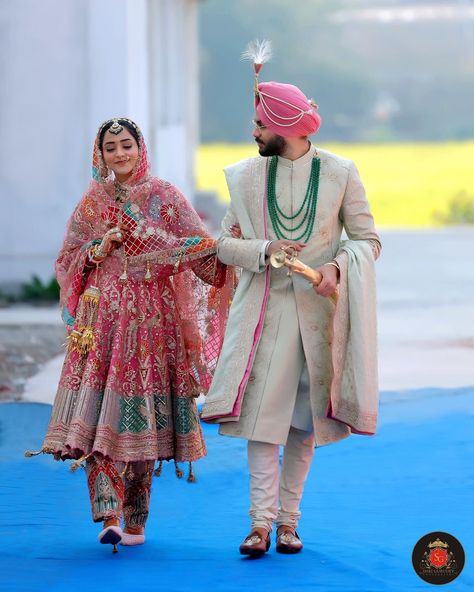 Sherwani Groom Punjabi, Sikh Bridal Outfits, Punjabi Bride And Groom Outfits, Wedding Punjabi Suits Brides, Punjabi Sherwani Grooms, Bride And Groom Dress Combination Indian, Sikh Wedding Dress Punjabi Bride, Punjabi Wedding Couple Outfit, Anand Karaj Suit