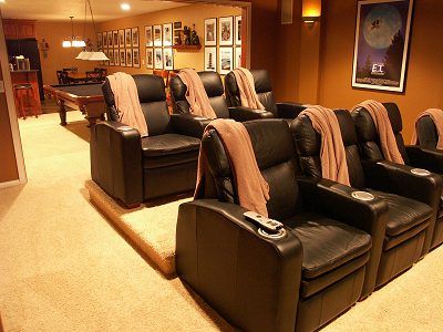 Family Movie Room, Home Theater Lighting, Home Movie Theater, Basement Home Theater, Basement Furniture, Recreational Room, Home Movie, Best Home Theater, Home Theater Setup