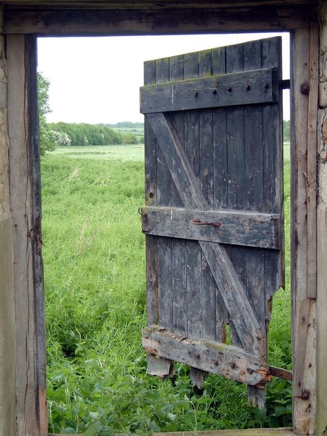 Image 2 of 3 from gallery of Can design influence memory?. Courtesy of Flickr CC License chatirygirl. Used under <a href='https://creativecommons.org/licenses/by-sa/2.0/'>Creative Commons</a> Old Barn Doors, Farm Living, Farms Living, Open Door, Open The Door, Down On The Farm, Old Doors, Open Doors, Old Barns