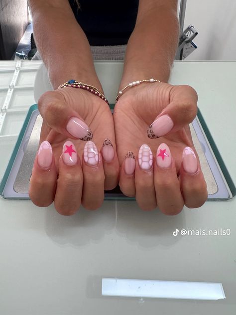 Almost Nail Ideas, Emily Ha Nails, Nails Trendy 2024, Nail Inspo Trendy 2024 Fall, Nailspo Almond, Fun Nail Inspo 2024, Outer Banks Nail Ideas, Nail Inspo Christmas Simple, Simple Nail Ideas Neutral Colors