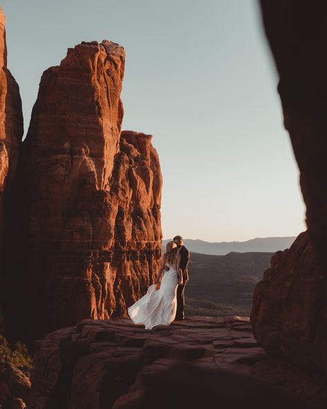 There’s no better place to be in love than under this Arizona sky! If you’re looking for some epic views and amazing photos, we’re here for you! #arizonaweddingphotographer #arizonaengagementphotographer #arizonaelopementphotographer #arizonawedding #sedonawedding #sedonaelopement #sedonaarizona #elopementlove #elopementphotographer #unscripted #sunset #sedona Sky Ranch Lodge Sedona Weddings, Sky Ranch, Sedona Elopement, To Be In Love, Sedona Wedding, Sedona Arizona, Arizona Wedding, Amazing Photos, Elopement Inspiration