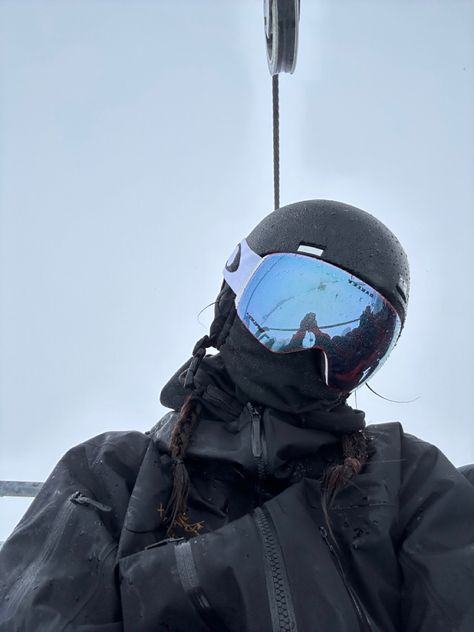 Oakley Snow Goggles, Chairlift Aesthetic, Oakley Ski Goggles, Arcteryx Ski Outfit, Ski Steeze, Snowboard Steeze, Ski Goggles Aesthetic, Arcteryx Aesthetic, Arcteryx Outfit