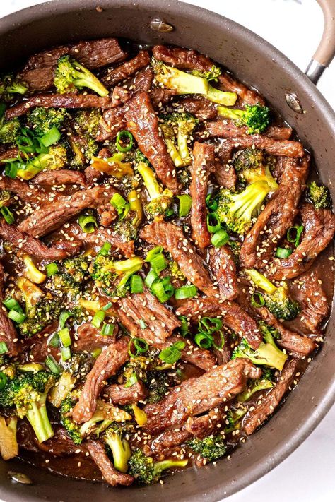 Beef and Broccoli with the Best Sauce - Top Recipes Low Sodium Beef And Broccoli, Mongolian Beef And Broccoli Recipe, Mongolian Beef And Broccoli, Beef And Broccoli Sauce, Easy Mongolian Beef, Beef And Broccoli Recipe, Cooking Jasmine Rice, Beef Stew Crockpot, The Cookie Rookie