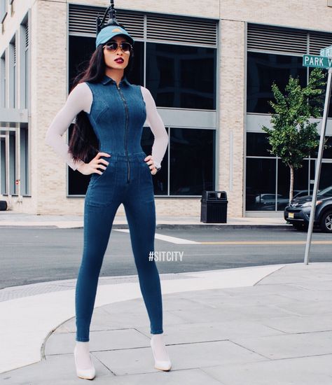 How To Wear A Denim Catsuit. Model & Stylist: 👉🏼 Ngozi Onwuchekwa Denim Catsuit, Cat Suit, Classic Corvette, Future Fashion, Street Chic, Catsuit, Overalls, Women's Fashion, My Style