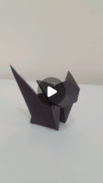 Black Cat Origami, Origami Art Tutorial, Origami Animals Tutorial, Black Paper Craft, Origami Cat Tutorial, Cat Paper Craft, Cat Papercraft, Cat Origami, Paper Cats