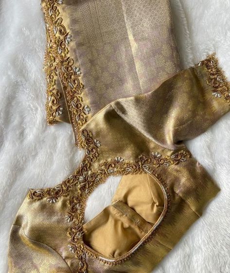 Machine Embroidery Bridal Blouse Designs, Gold Saree Blouse Design, Brown Blouses, Gold Saree Blouse, Saree Blouse Design, Maggam Designs, Handwork Blouse, Gold Saree, Blouse Maggam Work