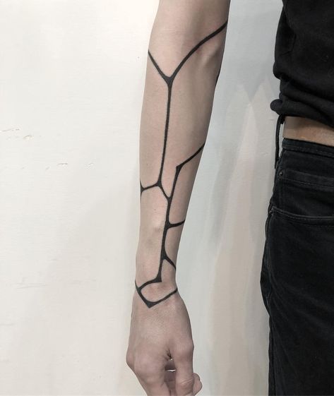 Futuristic Tattoo Design, Cyberpunk Tattoo Arm, Cyberware Tattoo, Cyberpunk Hand Tattoo, Futuristic Tattoo Cyberpunk, Abstract Sleeve Tattoo, Cybernetic Tattoo, Cyberpunk Tattoo Design, Android Tattoo