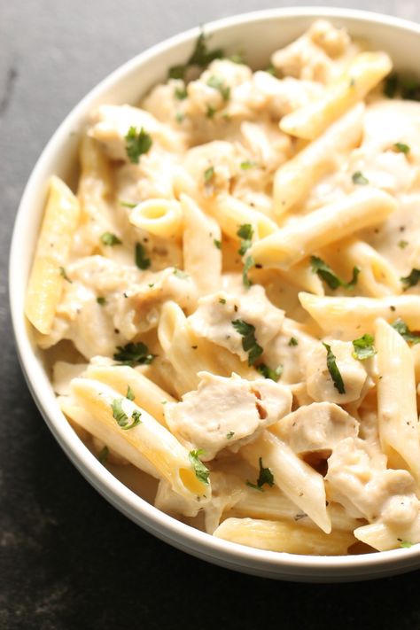 One Pot Cheesy Chicken Alfredo Recipe (Simple Ingredients) Cheesy Chicken Alfredo, Classic Meals, Chicken Alfredo Recipes, Six Sisters Stuff, Dried Basil, Homemade Alfredo, Alfredo Sauce Recipe, Homemade Alfredo Sauce, Alfredo Recipe