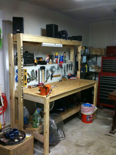 Garage Workbench Plans, Garage Workbench, Building A Workbench, Workbench Designs, Garage Organization Tips, Garage Workshop Organization, Workbench Plans Diy, Woodworking Shop Projects, Diy Workbench