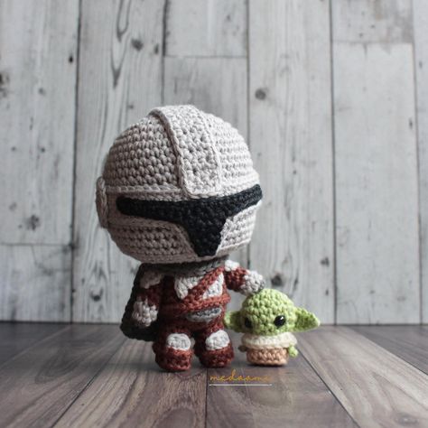 Pint • Instagram Baby Yoda Amigurumi, Star Wars Crochet, Easy Crochet Animals, Mini Crochet, Crochet Stars, Crochet Creations, Fun Crochet Projects, Pattern Baby, The Mandalorian