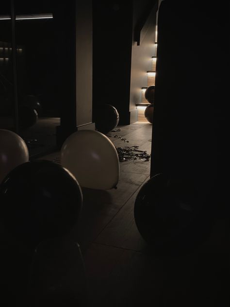 House Of Balloons Aesthetic Party, House Of Balloons Party, House Of Balloons Aesthetic, Friends Vibe, Balloon Template, House Of Balloons, Cute Birthday Pictures, Balloons Party, Sweet 16 Birthday Party