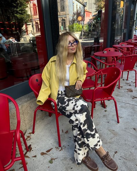 excited about the cow print🐄 do you like this trend?☺️ pants @pullandbear jacket @peppermayo shoes @bershka #bershkastyle #pullandbearcommunity #pullandbear #bershka Cow Jacket Outfit, Cow Pants, Cow Print Jacket Outfit, Cow Print Shoes Outfit, Cow Print Pants, Cow Print Outfit, Print Jacket Outfit, Print Jacket, Cow Print