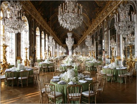 Chateau de Versailles Wedding | Parisian Wedding Inspiration | Gorgeous Wedding Ideas | Stunning Paris Wedding by Jeff Leatham | Photo: Courtesy of Jeff Leatham Jeff Leatham, Wedding Hall Decorations, Event Decorating, Chateau Versailles, Sf Wedding, Hall Of Mirrors, Heck Yeah, Palace Of Versailles, Winter Wedding Inspiration