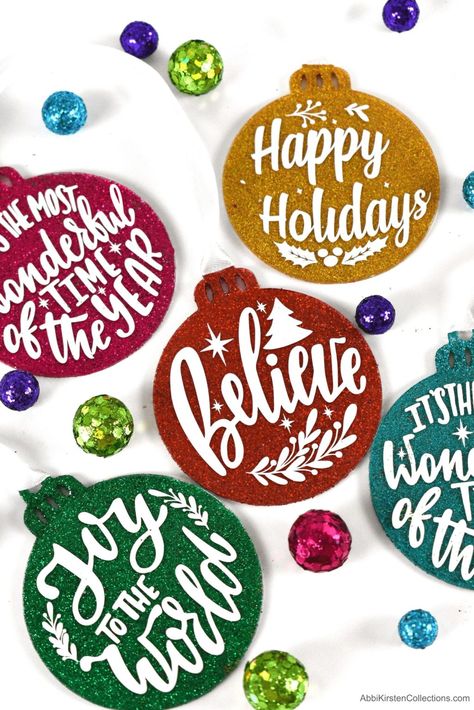 How to Make DIY Glitter Ornaments with Acrylic Disks Diy Painted Ornaments, Christmas Paper Crafts For Kids, Scrapbook Cards Ideas, Diy Glitter Ornaments, Ideas For Scrapbook, Glitter Ornaments Diy, Craft Workshop, Cricut Christmas Ideas, Svg Templates