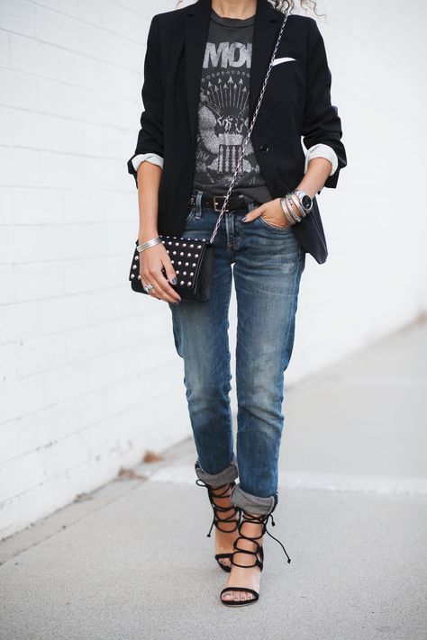 Edgy Pants Outfit, Boho Chic Edgy Outfits, Timeless Edgy Fashion, Women’s Rock Fashion, Rock Work Outfits Women, Rocker Fall Fashion, Rock Concert Performance Outfits, Edgy Professor Style, Cool Outfits For Women In Their 30s