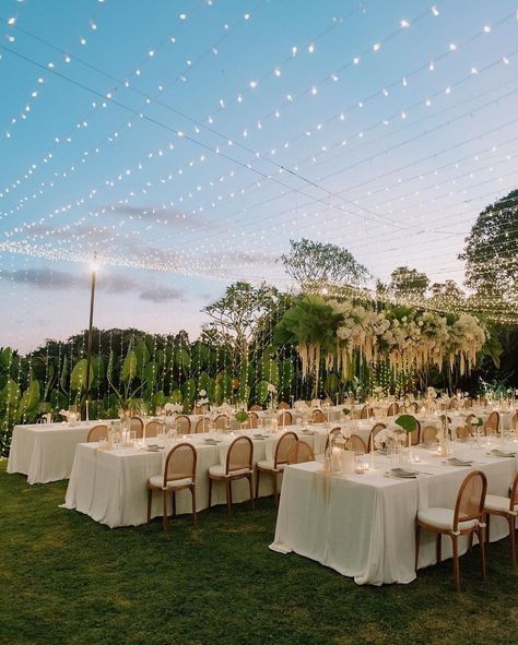 🌟 Ready for some reception inspiration? 🌟 Have you started picturing your dream reception yet? Fancy a cozy family dinner or a laid-back cocktail party? The possibilities are endless! ⠀⠀⠀⠀⠀⠀⠀⠀⠀ 💖 Good news – @longtablevents has got you covered! Not only are they expert wedding planners, but they also specialize in decor and styling. Two services in one? How amazing is that! 🎉 ⠀⠀⠀⠀⠀⠀⠀⠀⠀ Check them out in our directory, link in bio! Dream Reception, Family Style Weddings, Sicily Wedding, Cocktail Wedding Reception, Reception Inspiration, Cocktail Reception, Wedding Dinner, Wedding Cocktails, Wedding Planners