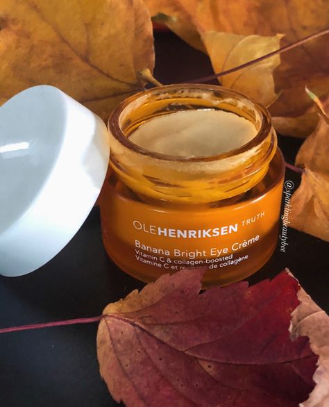 Fall Beauty Aesthetic, Fall Skincare Photography, Autumn Skincare Aesthetic, Thanksgiving Skincare Posts, Fall Product Photoshoot, Fall Skincare Aesthetic, Autumn Product Photography, Fall Product Photography, Cosmetic Photoshoot