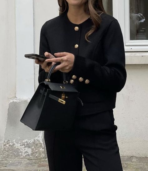 Black Kelly, Transitional Dressing, Kelly Bag, Jeans Mom, Virtual Fashion, Autumn Outfit, New Classic, Looks Style, Office Fashion