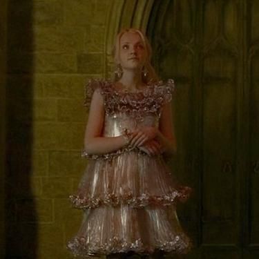 Sluggish party Luna lovegood wish I could own that dress!!!! Luna Lovegood Dress, Luna Lovegood Style, Luna Lovegood Costume, Natalia Tena, Forever In Love, Half Blood Prince, James Phelps, Mark Williams, Oliver Phelps