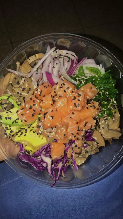 Poke Bowl Instagram Story, Poke Aesthetic, Poke Rice, Poke Recipes, Poke Sushi, Food Salmon, Poke Recipe, Poke Bowl, I Want To Eat