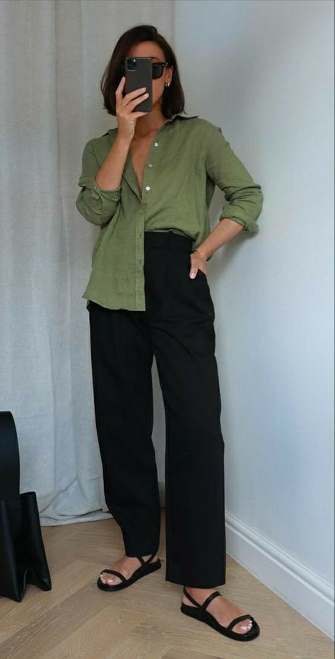 Skandinavian Fashion, Mode Inspo, Looks Chic, Green Shirt, Looks Style, Mode Inspiration, Work Fashion, Minimalist Outfit, Outfits Casuales