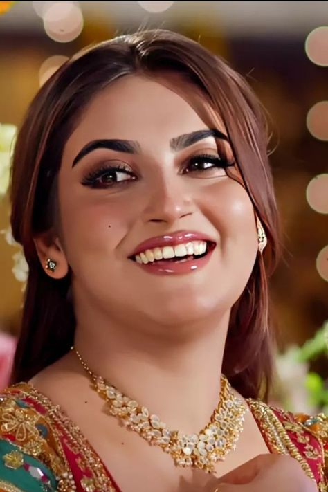 Hiba Bukhari, Pakistani Beauty, Iranian Beauty, Maya Ali, Village Girl, Beauty Smile, Stylish Dpz, Bridal Lehengas, Vegetarian Snacks