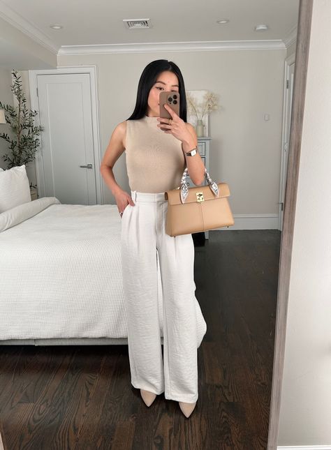 White Dress For Work, White Leg Trousers Outfit, White Trousers Wide Leg Outfit, Trousers White Outfit, High Waisted Tailored Pants Outfit, Styling White Trousers Women, Off White Pants Outfit Work, Ivory Dress Pants Outfit, Work Outfits Women White Pants