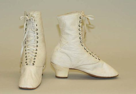 Country Wedding Boots, Historical Shoes, Victorian Shoes, 1800s Fashion, Wedding Boots, Century Clothing, Vintage Boots, Girls Boots, Historical Clothing