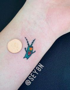 Spongebob plankton tattoo Plankton Tattoo, 90s Baby Tattoo, Spongebob Tattoo, Life Is Simple, Kawaii Tattoo, Cartoon Tattoos, Tattoos Designs, Go To School, Baby Tattoos