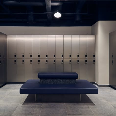 Beautiful changing rooms designed for indulgent post-workout rituals. #ThirdSpaceWoodWharf Locker Room Sports, Boutique Gym, Room Gym, Gym Lockers, Gym Interior, Changing Room, Gym Design, Store Interior, Locker Room