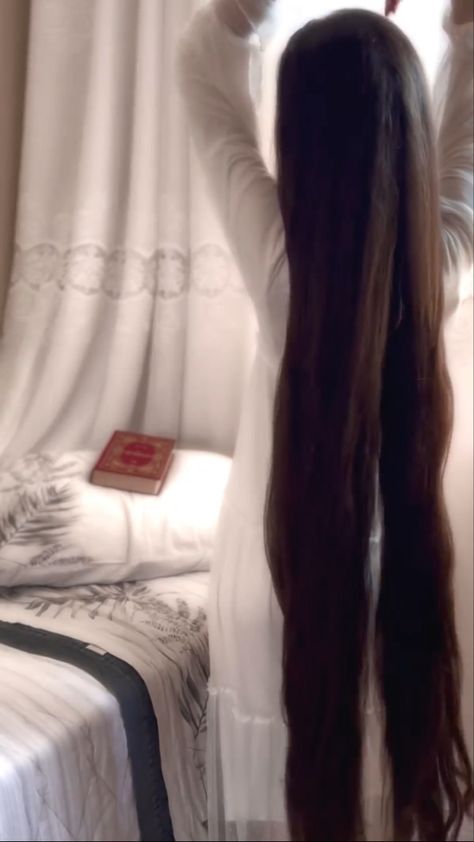 Pretty Long Hair, Long Hair Aesthetic, Hair Motivation, Long Hair Ponytail, Extremely Long Hair, Beautiful Photoshoot Ideas, Long Silky Hair, Rapunzel Hair, Long Hair Pictures