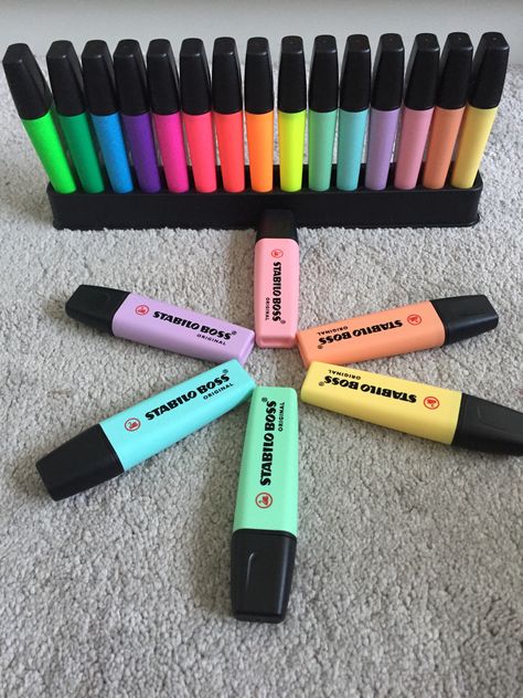 Highliters School Aesthetic, Highliters School, Sharpie Colors, Stationery Obsession, Highlighter Set, Small Business Packaging Ideas, Cool School Supplies, Study Stationery, Korean Stationery